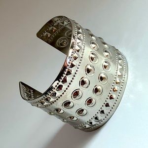 Women’s Cuff bracelet.